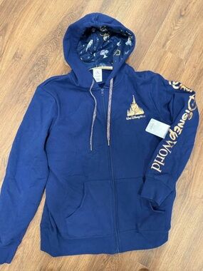 Disney World 50th Anniversary Spirit Jersey NWT Collector’s Item size 1x